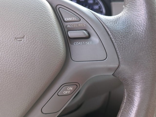 2011 INFINITI G37 Sedan x